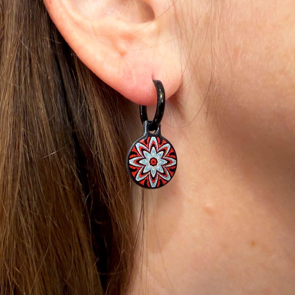 Carnival Golden Red Star Fire Oorbellen | Metallic Goud & Rood – Urbandbracelets
