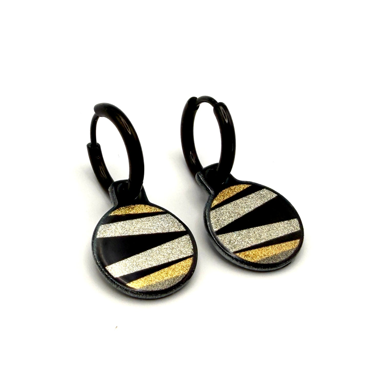 Lines art metallic oorbellen