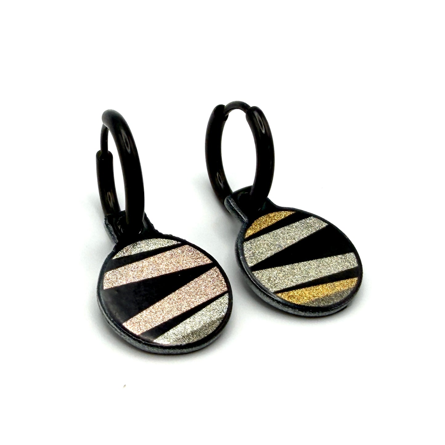 Lines art metallic oorbellen