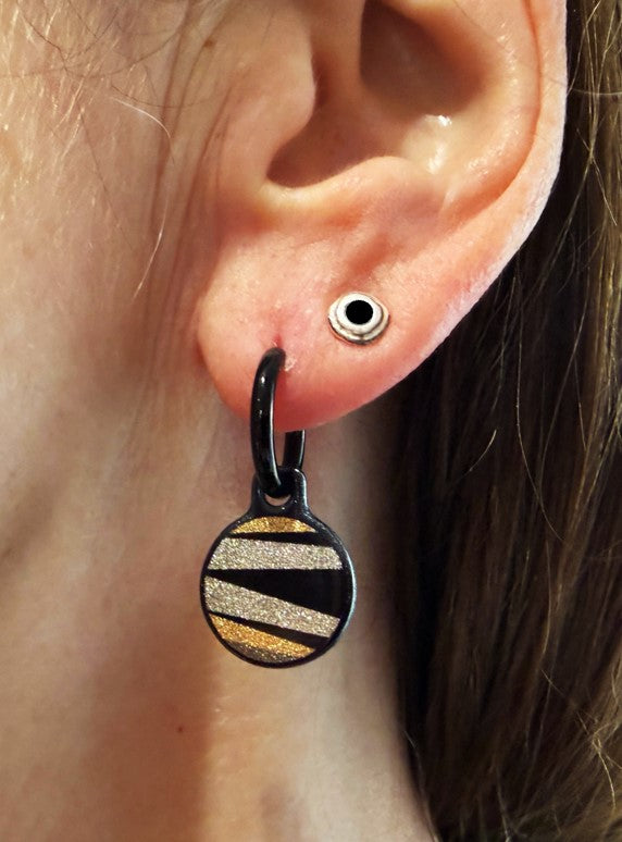 Lines art metallic oorbellen