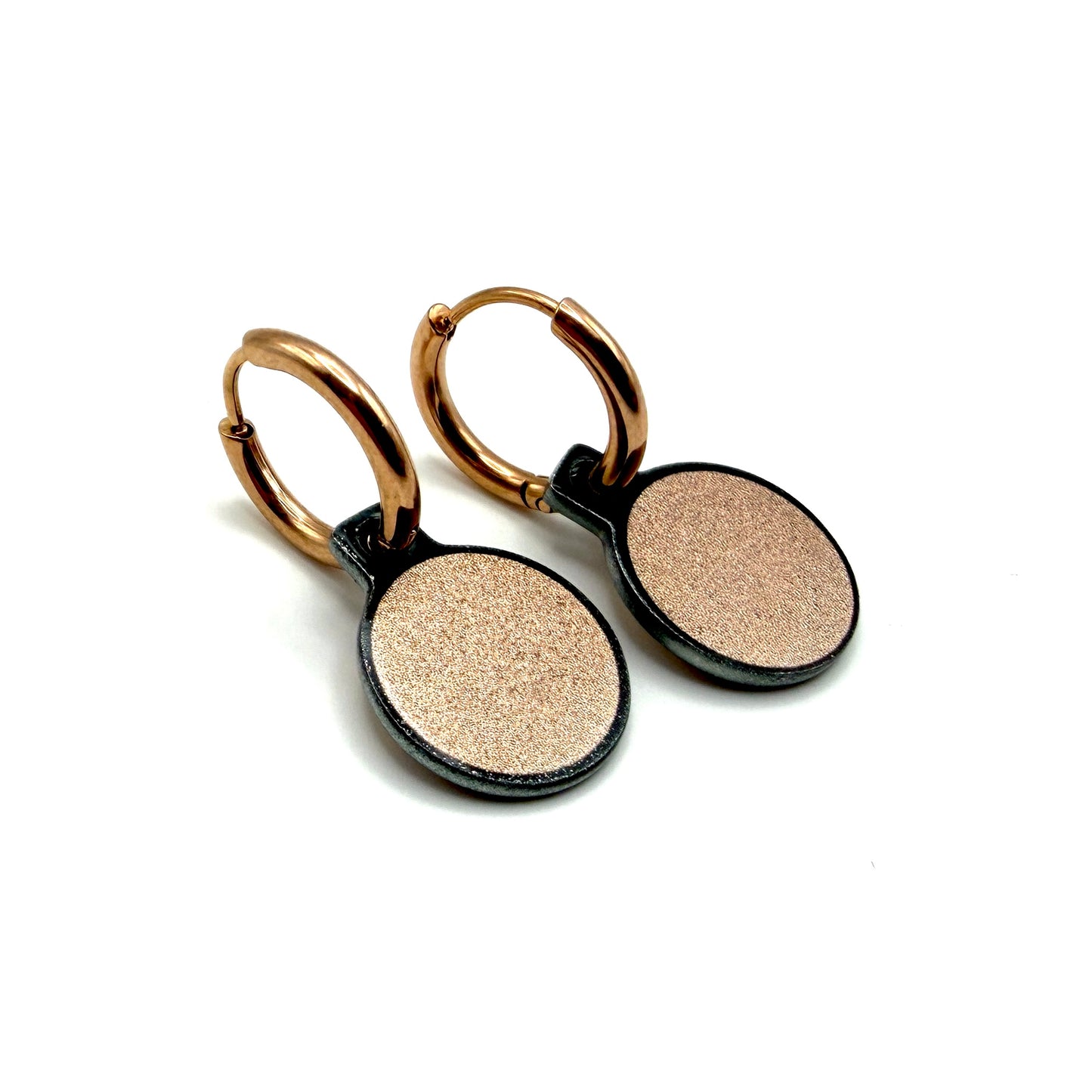 Solo gold & Rosegold plain metallic oorbellen