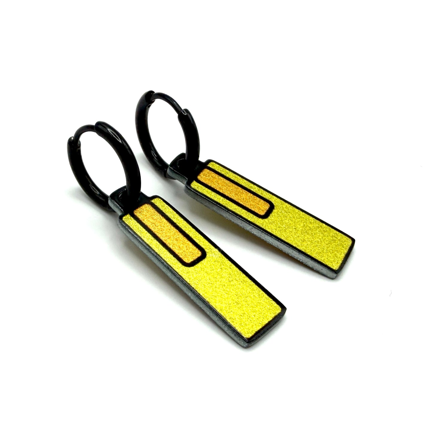 Solo gold metallic oorbellen