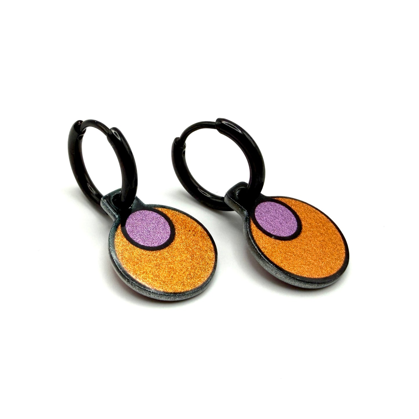 Solo  red orange metallic oorbellen