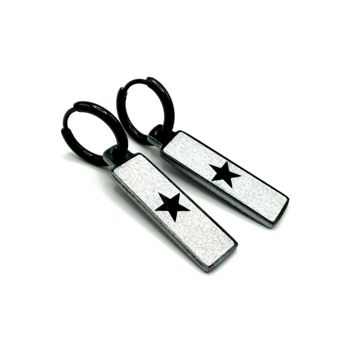 Solo Silver Stars Oorbellen | Metallic Zilveren Sterren – Urbandbracelets
