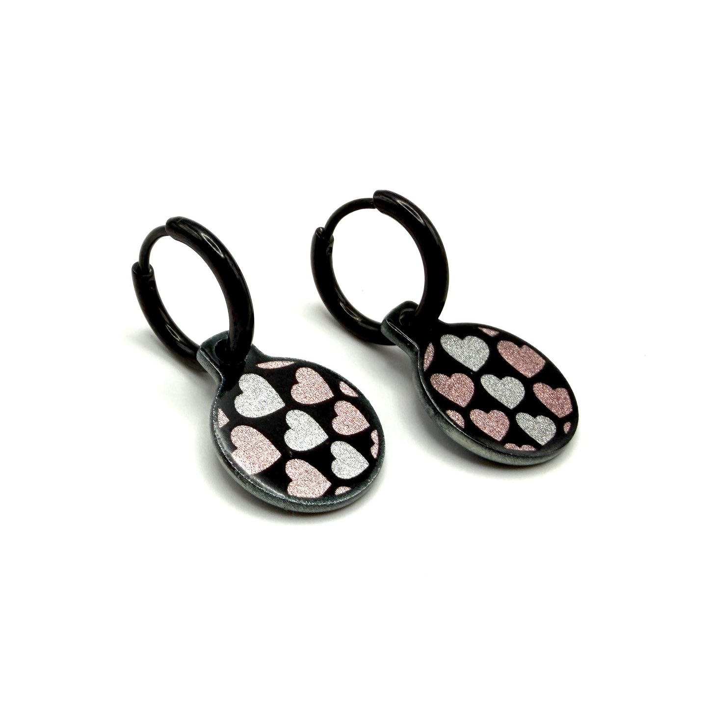 With love rosa, silver and green metallic oorbellen